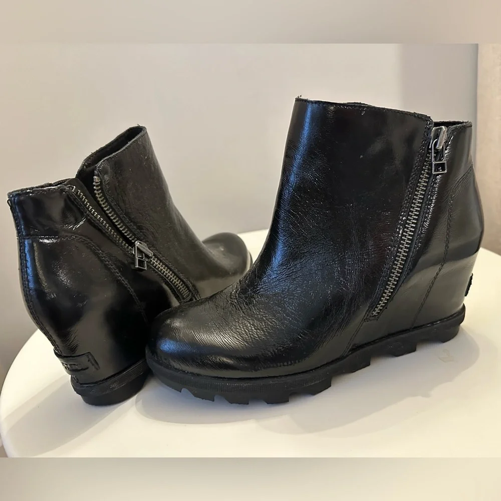 Sorel Black Leather Wedge Ankle Boots